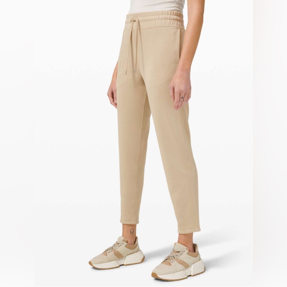 #111 Lululemon Soft Ambitions High Rise Jogger
Trench - Size 12